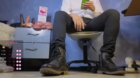 Tom online show from March 2, 12:26 am