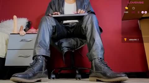 Tom online show from November 19, 2:11 am