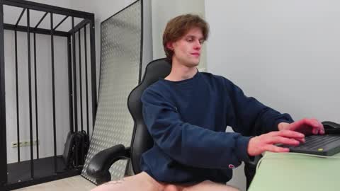 tom online show from October 6, 11:22 pm