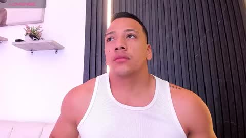 Tom muscle1 online show from November 15, 12:40 pm