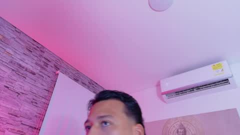 Tom muscle1 online show from April 1, 12:17 pm