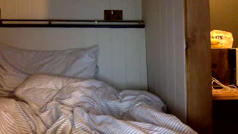 tom_uk33 online show from November 13, 9:17 pm