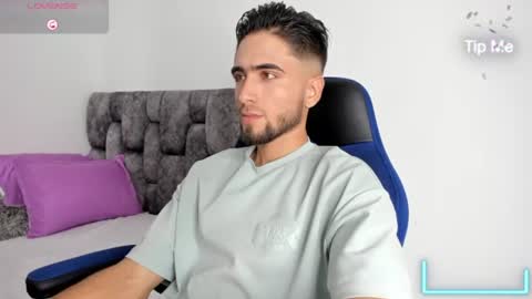 tom online show from July 12, 6:22 pm