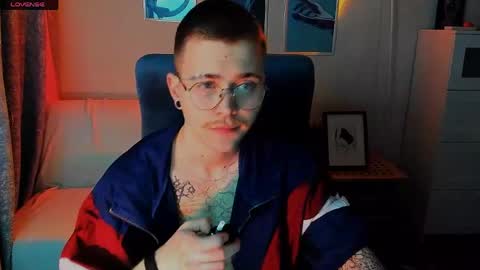 tomas_norton online show from April 8, 8:45 pm