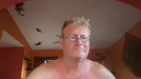 Hola online show from August 1, 1:40 am