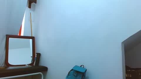 Blue online show from February 6, 9:39 pm