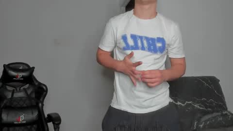 tomboysexy_ online show from May 18, 9:32 pm