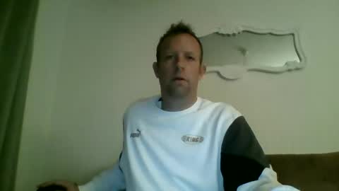 tomhubz online show from November 16, 1:29 am