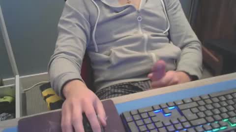 tomin3m online show from February 3, 5:14 pm