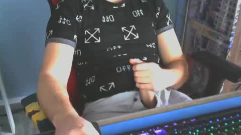 tomin3m online show from December 7, 9:11 am