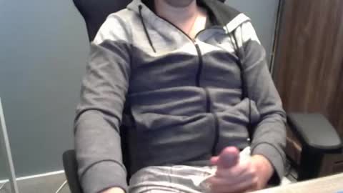 tomin3m online show from October 16, 6:29 pm