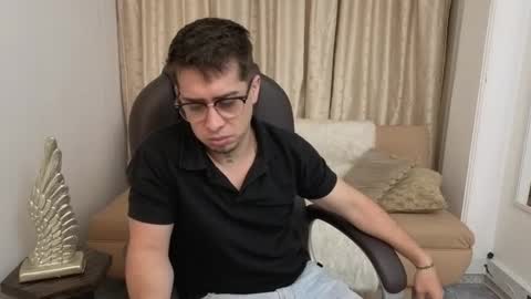 tommas_johnson online show from March 11, 4:48 am