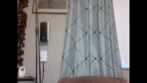 Snapshot of tommierose chatting on September 24, 11:06 am Tommie online show from September 24, 11:06 am