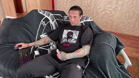 Tommy and Katana online show from February 1, 9:43 am