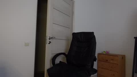  tommy burnzzz  online show from March 12, 9:02 am