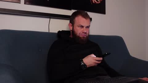  tommy burnzzz  online show from January 29, 9:33 am