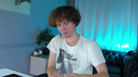Snapshot of tommy_jamm chatting on October 14, 3:15 pm Tommy online show from October 14, 3:15 pm