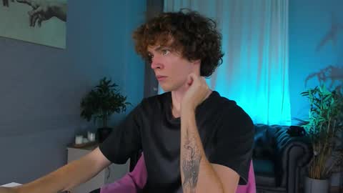 Snapshot of tommy_jamm chatting on October 17, 3:16 pm Tommy online show from October 17, 3:16 pm
