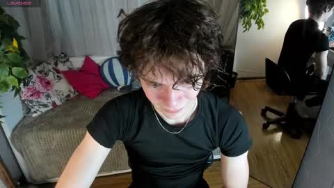 Snapshot of tommy_jamm chatting on March 3, 3:11 pm Tommy online show from March 3, 3:11 pm
