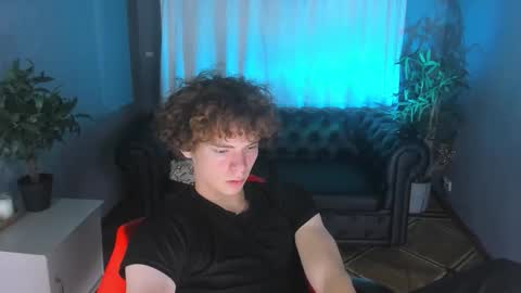 Snapshot of tommy_jamm chatting on October 6, 3:52 pm Tommy online show from October 6, 3:52 pm