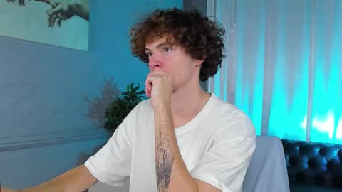 Snapshot of tommy_jamm chatting on October 13, 1:57 pm Tommy online show from October 13, 1:57 pm