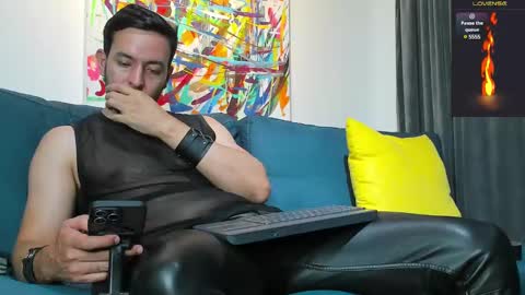Snapshot of tommy_raym0ndg chatting on March 8, 3:39 am tommy_raym0ndg online show from March 8, 3:39 am
