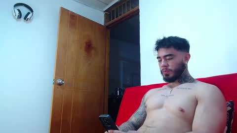 Snapshot of tommyblessd1 chatting on February 4, 6:04 am Steven online show from February 4, 6:04 am