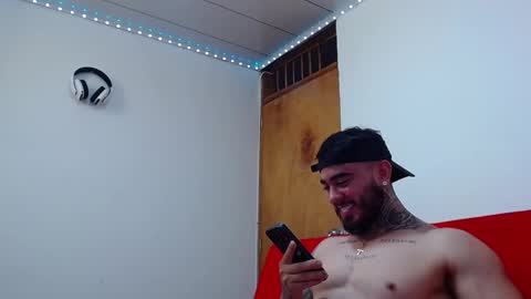 Snapshot of tommyblessd1 chatting on February 13, 6:59 pm Steven online show from February 13, 6:59 pm