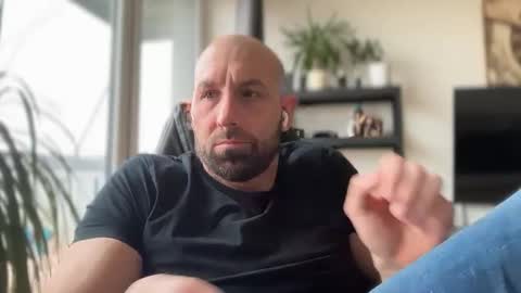 Thomas Fit online show from March 12, 10:30 am