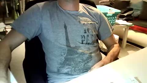 Tom online show from December 13, 6:38 pm