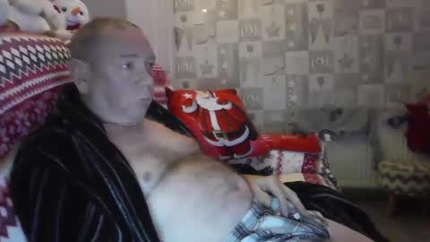 tony14712 online show from December 23, 2:35 am