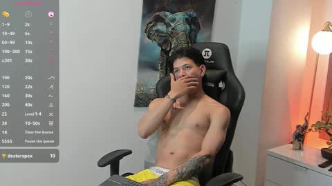 tony_petrov online show from December 23, 7:25 am