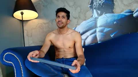 Snapshot of tonycosta_ chatting on October 16, 2:00 am Tony online show from October 16, 2:00 am