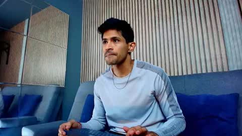Snapshot of tonycosta_ chatting on October 14, 12:35 am Tony online show from October 14, 12:35 am