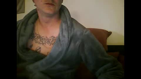 tonystrawberry online show from April 30, 11:53 pm