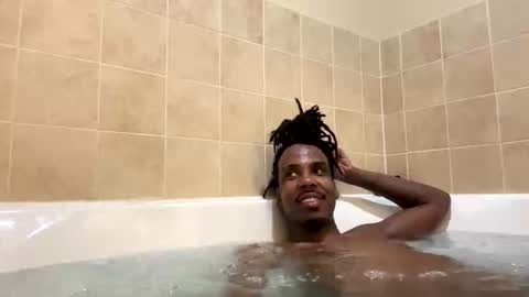 toochillcouple420 online show from November 7, 4:37 am