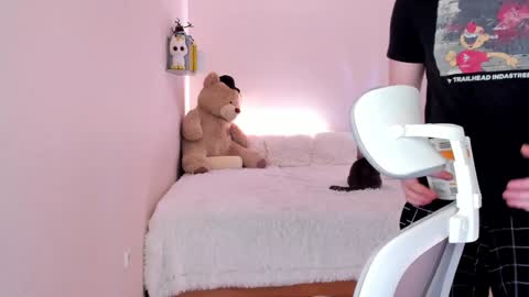 Snapshot of toohornyserj chatting on January 23, 12:35 am toohornyserj online show from January 23, 12:35 am