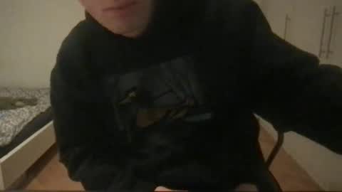 Max online show from November 10, 7:05 pm