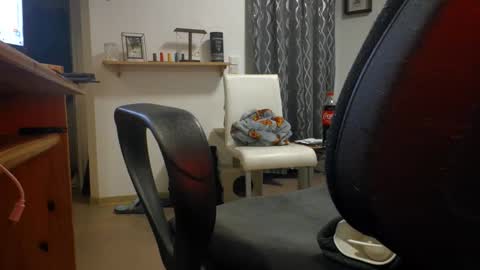 toohugeandstonedxoxo online show from November 29, 9:11 pm