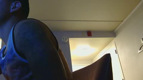 Snapshot of toomuchsmoke chatting on December 7, 1:52 am toomuchsmoke online show from December 7, 1:52 am