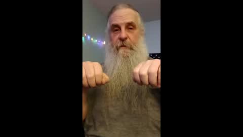 totallyawesome_65 online show from December 14, 12:28 am