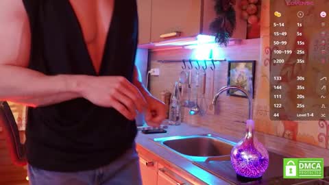 Snapshot of touch_of_eros chatting on December 6, 6:20 am Paul online show from December 6, 6:20 am