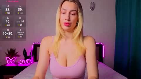 ToxicDollKiss online show from June 22, 8:38 pm