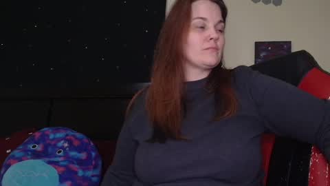 Snapshot of toxiclilly chatting on October 17, 8:51 am Lilly Miss Mistress Goddess Maam Queen Boss online show from October 17, 8:51 am