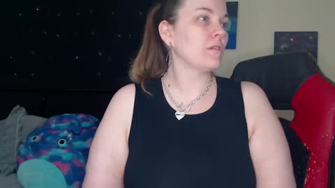 Snapshot of toxiclilly chatting on February 26, 8:06 am Lilly Miss Mistress Goddess Maam Queen Boss online show from February 26, 8:06 am
