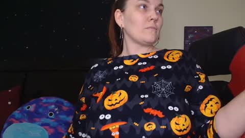 Snapshot of toxiclilly chatting on October 16, 8:47 am Lilly Miss Mistress Goddess Maam Queen Boss online show from October 16, 8:47 am