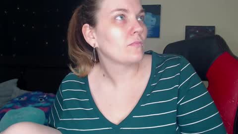 Snapshot of toxiclilly chatting on March 2, 7:54 am Lilly Miss Mistress Goddess Maam Queen Boss online show from March 2, 7:54 am