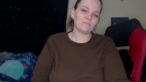Snapshot of toxiclilly chatting on February 9, 8:21 am Lilly Miss Mistress Goddess Maam Queen Boss online show from February 9, 8:21 am