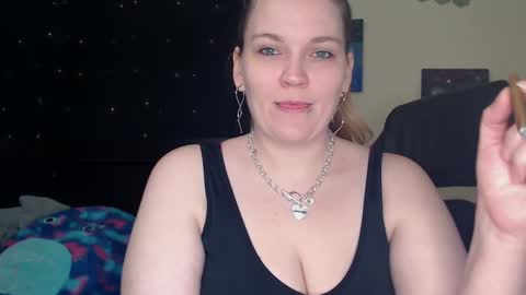Snapshot of toxiclilly chatting on February 19, 6:00 pm Lilly Miss Mistress Goddess Maam Queen Boss online show from February 19, 6:00 pm