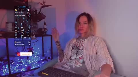 Hey my name is Kiri Kiri online show from December 18, 9:32 pm